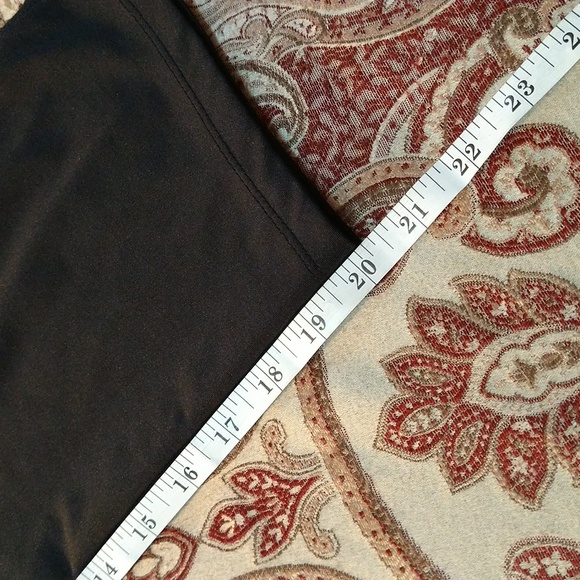 Size M black loose-fitting capris - Picture 8 of 11